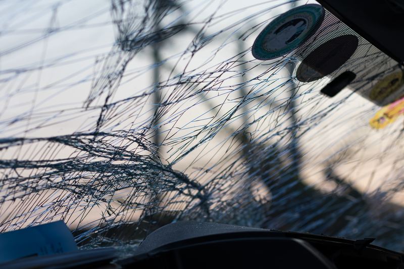 Windshield crack repair